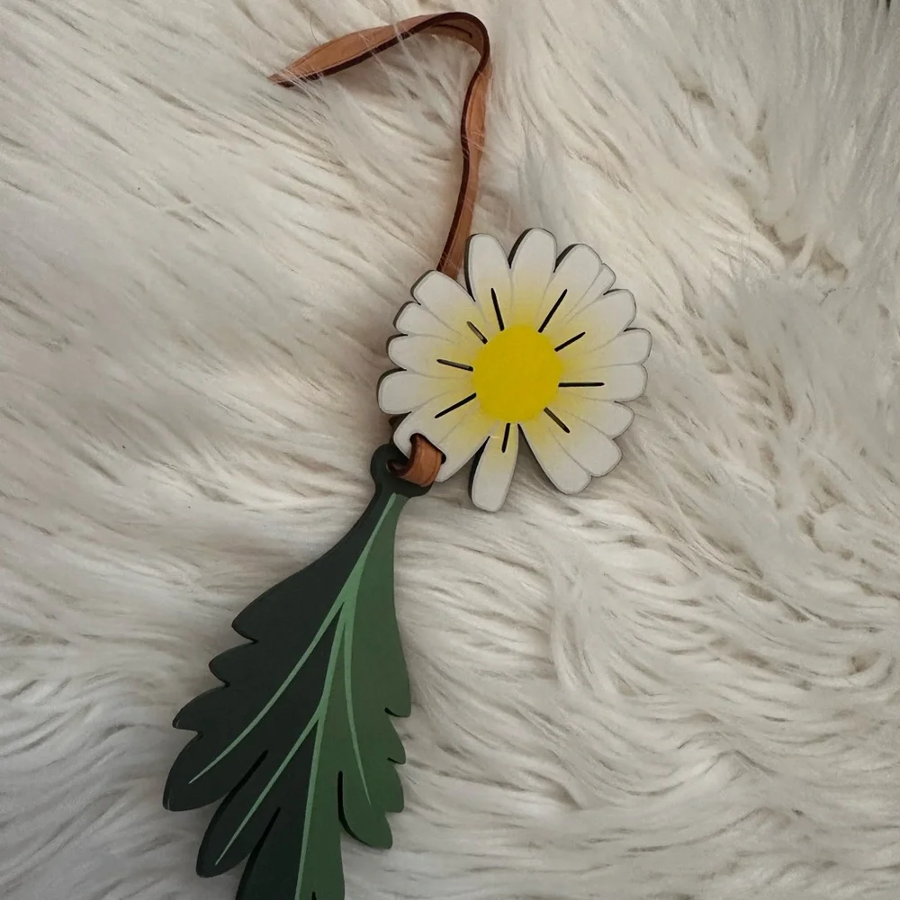 SOLD❤️Authentic Louis Vuitton By The Pool Leather Flower Bag Charm - Picture 3 of 9